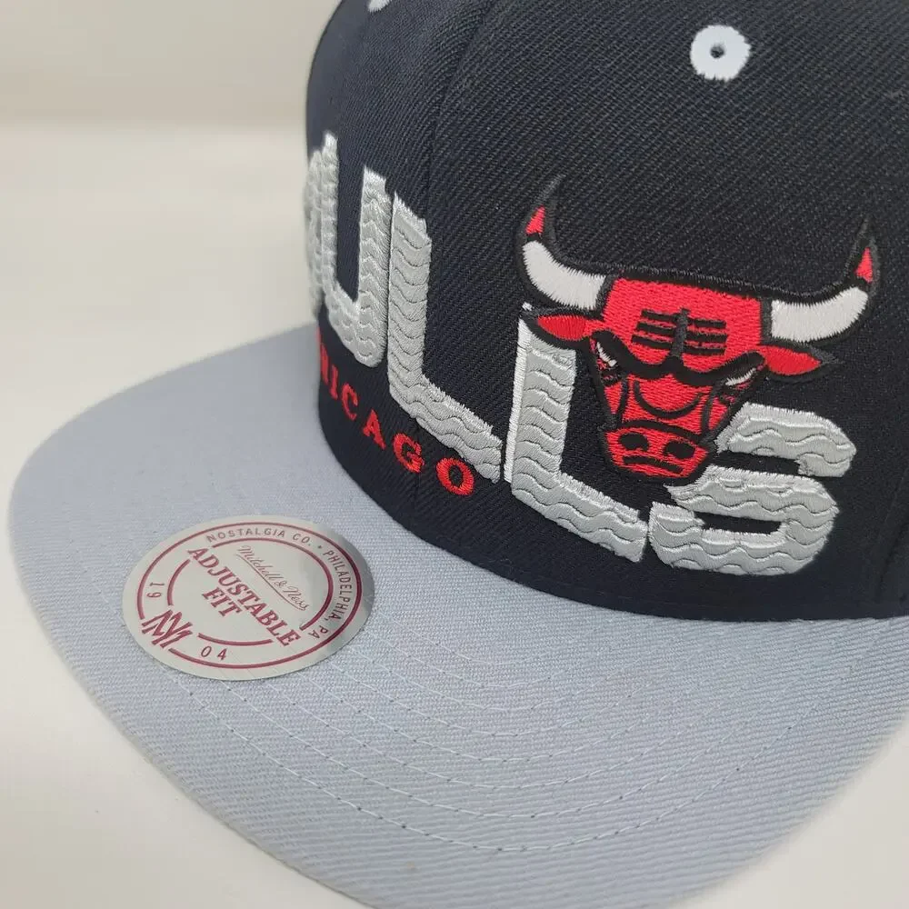 🆕 Mitchell & Ness NBA Chicago Bulls The Wave Snapback Hat Black Gray